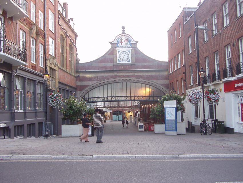forecourt of Windsor Railway Station